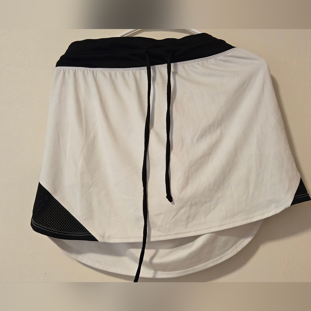 💥💥White and Black Athletic Skort